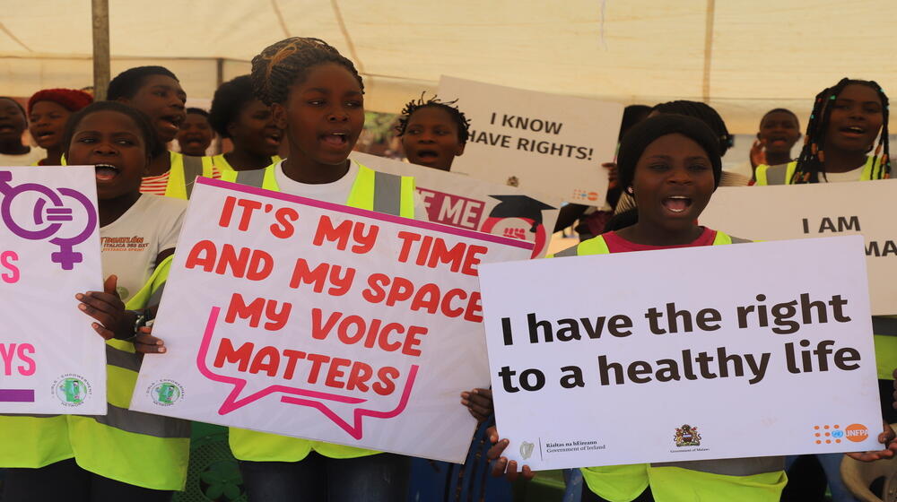 Girls demanding for their rights during the IDG celebrations ©UNFPA/Malawi